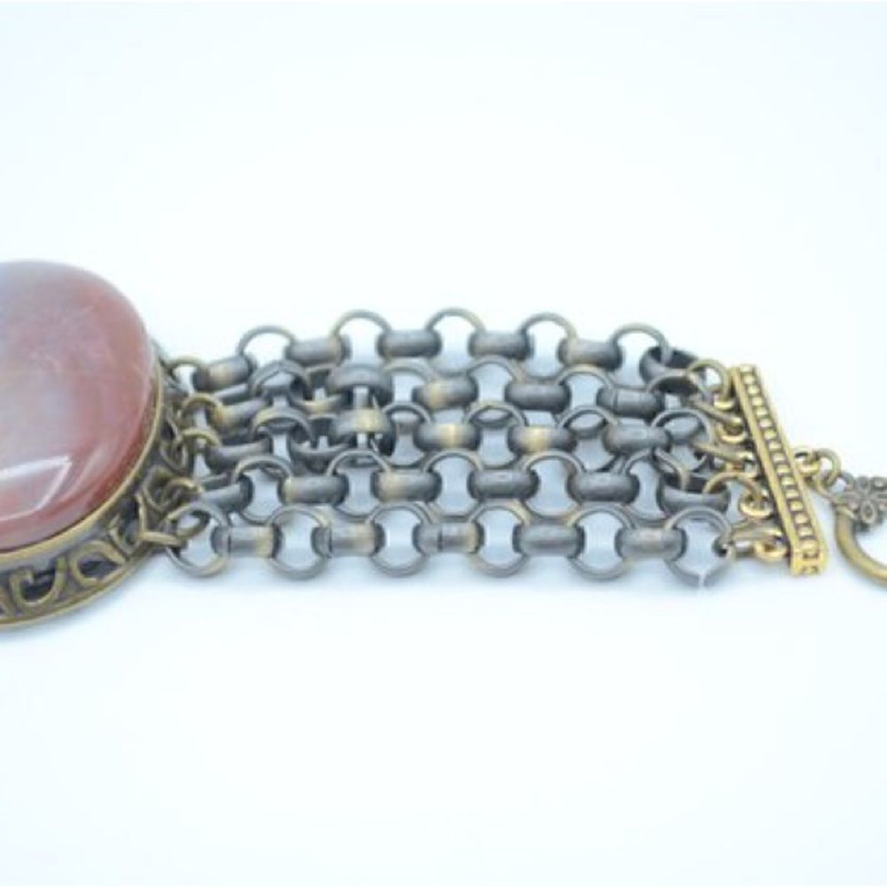 Bracelet with Natural Red Moss Agate Stone, 5 Chain Links and Toggle Closure. - Picture 5 of 6